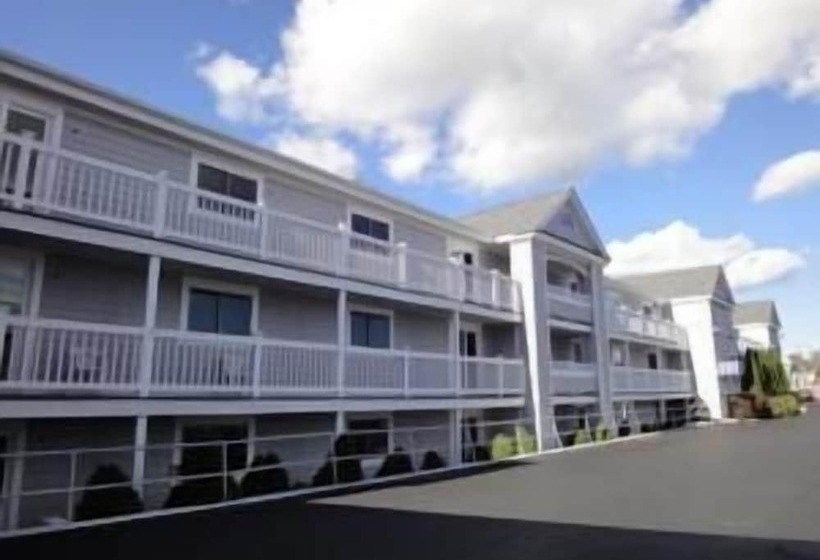 هتل Hyannis Travel Inn
