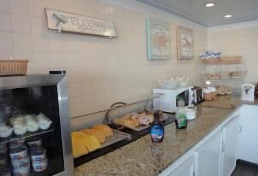 هتل Hyannis Travel Inn