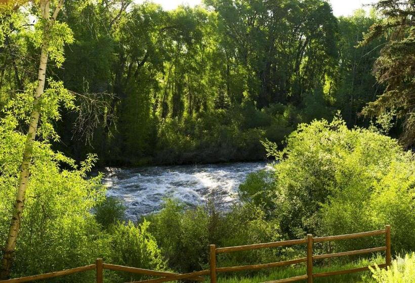 בית מלון כפרי The Inn At Riverwalk