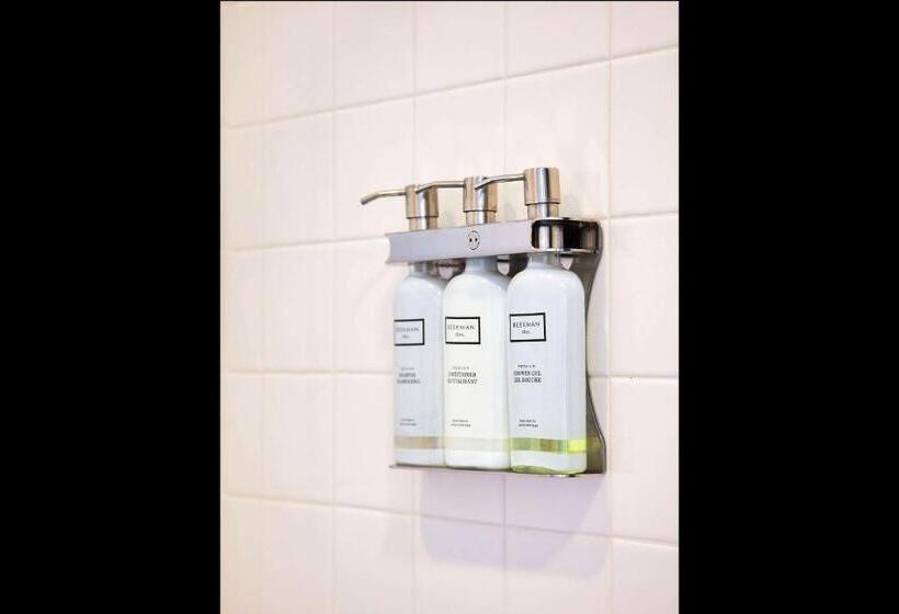 בית מלון כפרי The Inn At Riverwalk