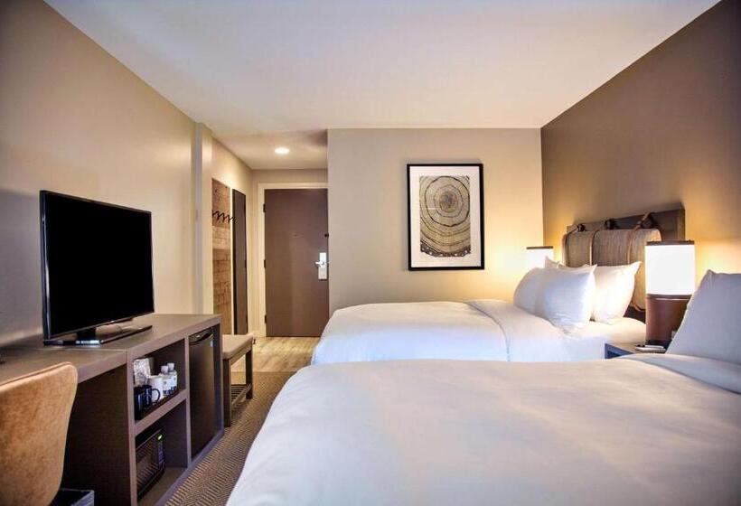 בית מלון כפרי The Inn At Riverwalk