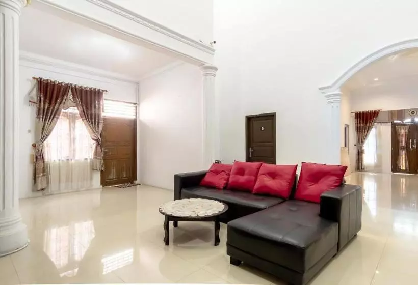 ホテル Koolkost Syariah 1000 House