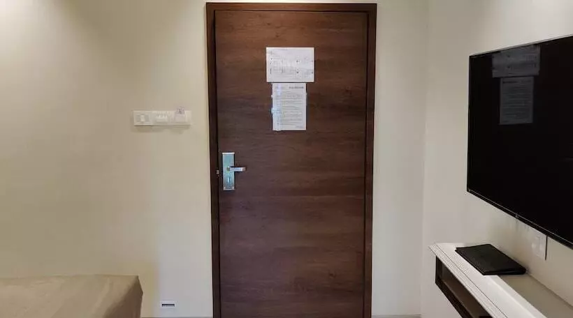 هتل Sheetal Residency