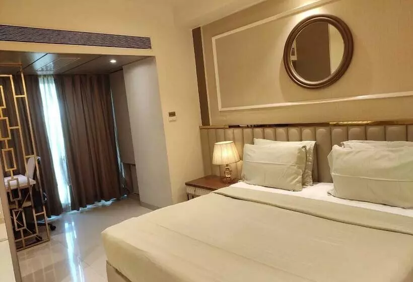هتل Sheetal Residency