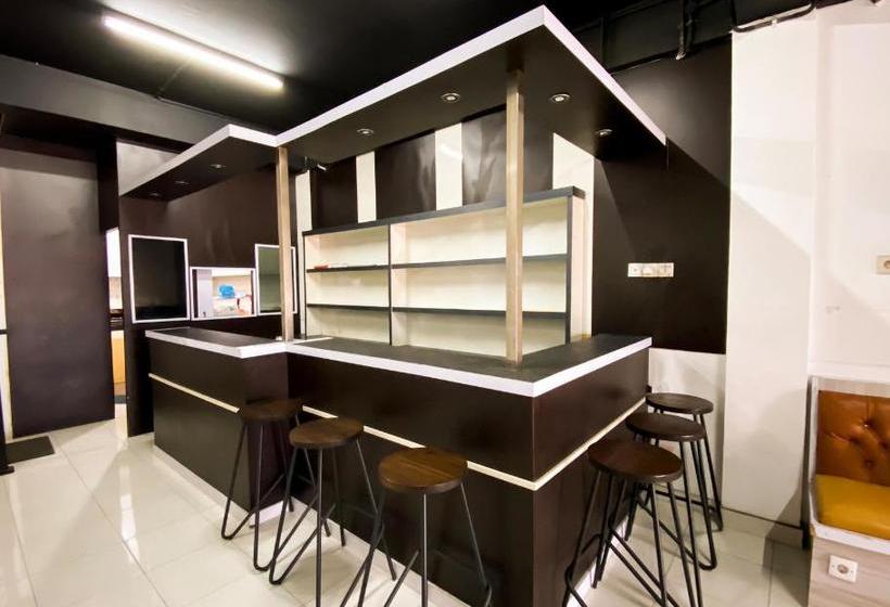 هتل Spot On 2051 Sho Family Homestay And Resto