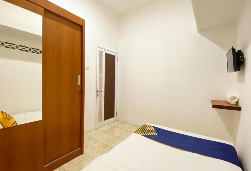 هتل Spot On 2051 Sho Family Homestay And Resto