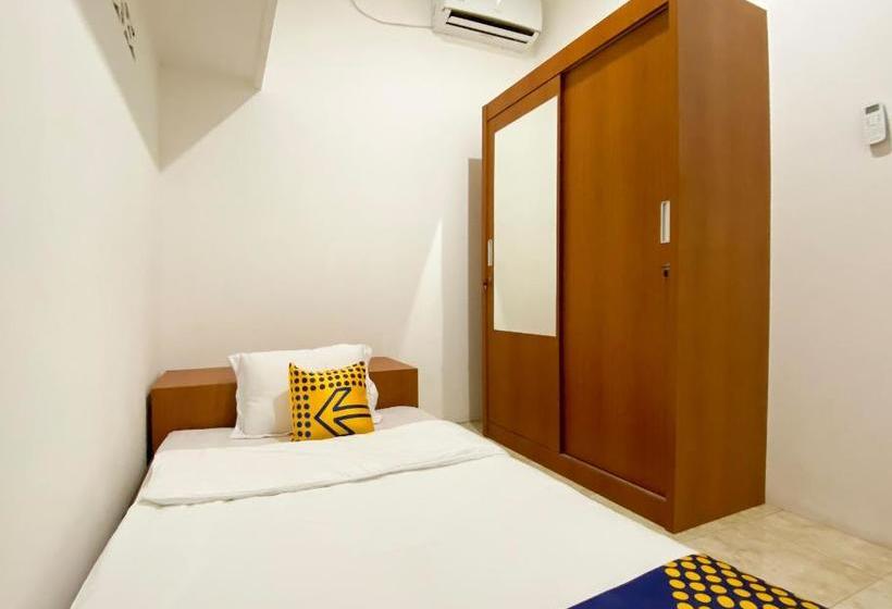 هتل Spot On 2051 Sho Family Homestay And Resto