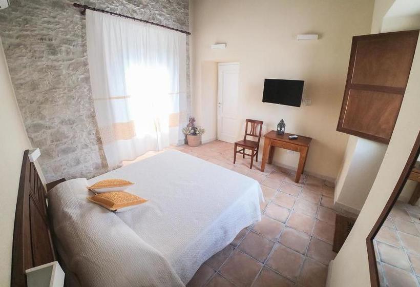 بنسيون Villa Chiara