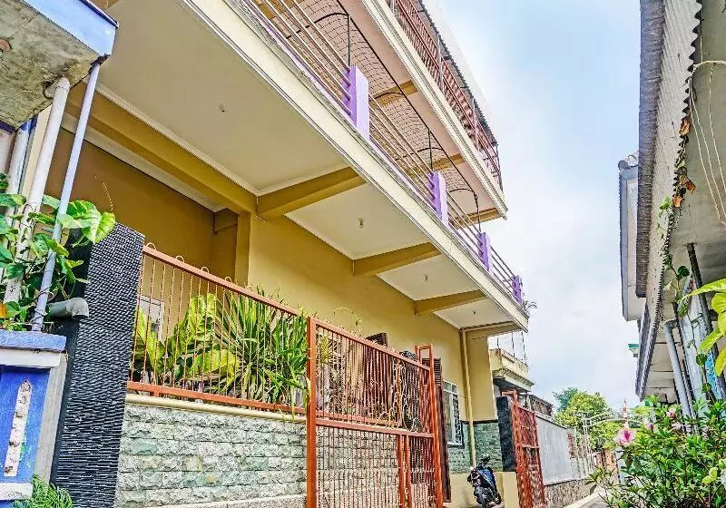ホテル Spot On 1870 Graha Batu Mulia