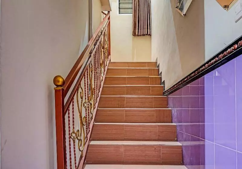 ホテル Spot On 1870 Graha Batu Mulia