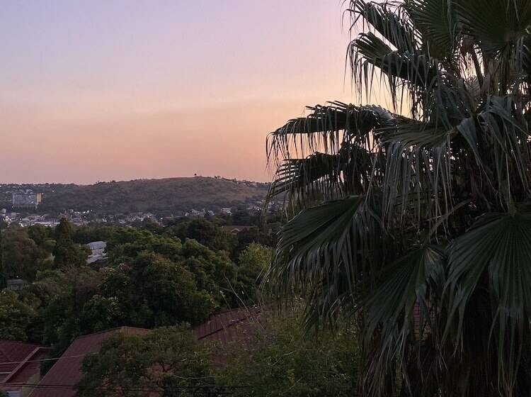 Отель Daze House