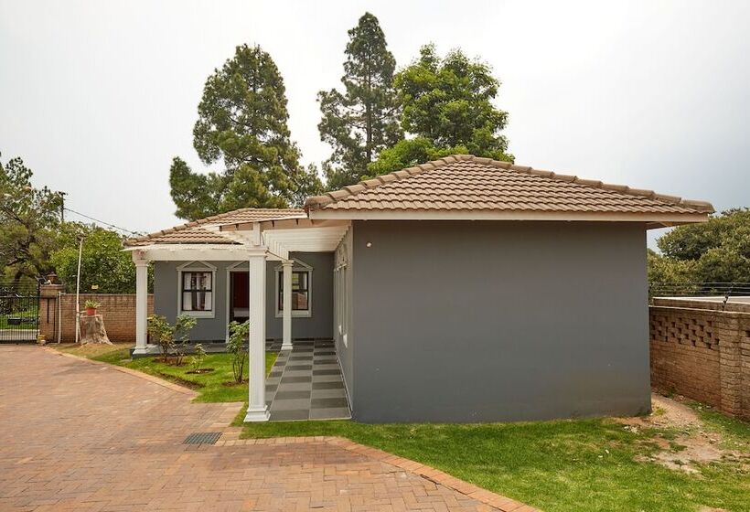 Отель Daze House