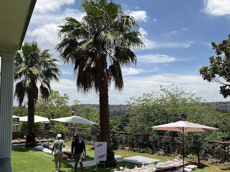 Отель Daze House