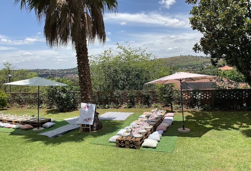 Отель Daze House