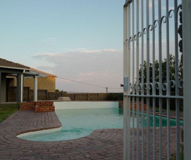 Отель Daze House