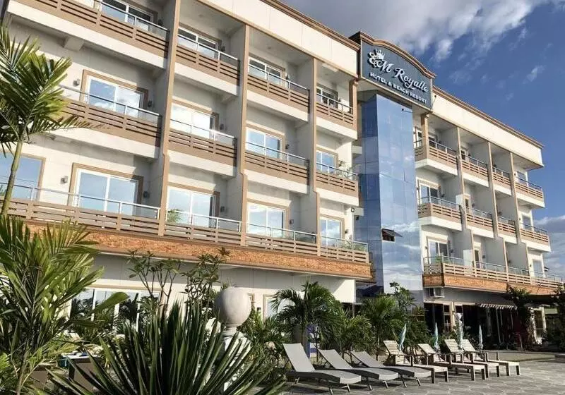 Em Royalle Hotel & Beach Resort