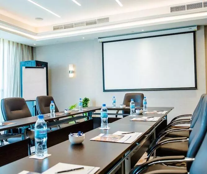هتل Johari Rotana