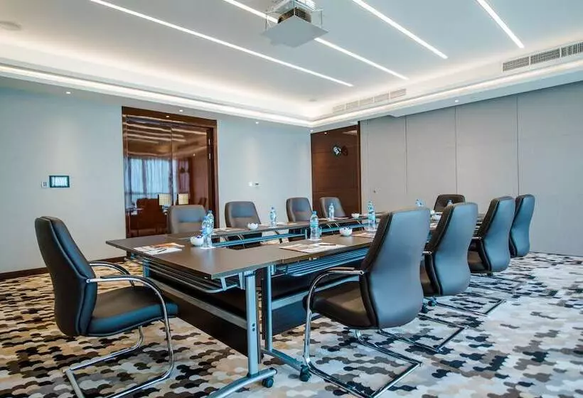 هتل Johari Rotana