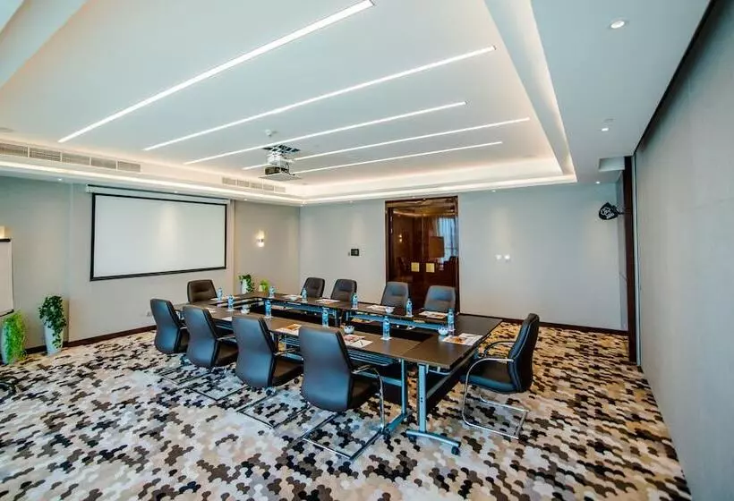 هتل Johari Rotana