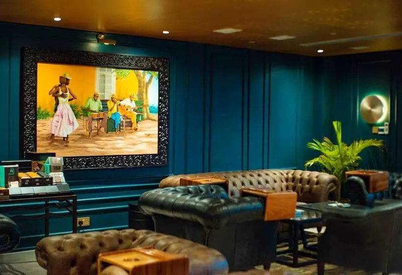 هتل Johari Rotana