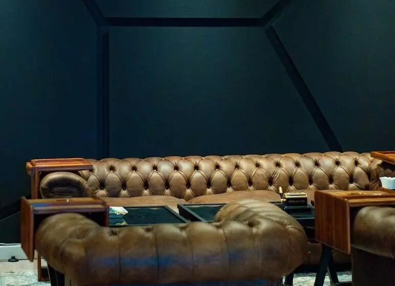 هتل Johari Rotana