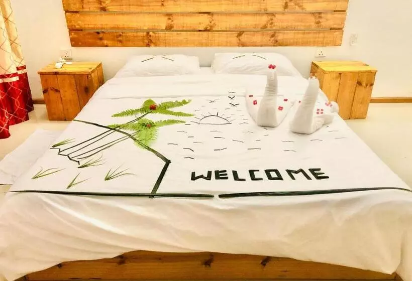 هتل White Tern Maldives