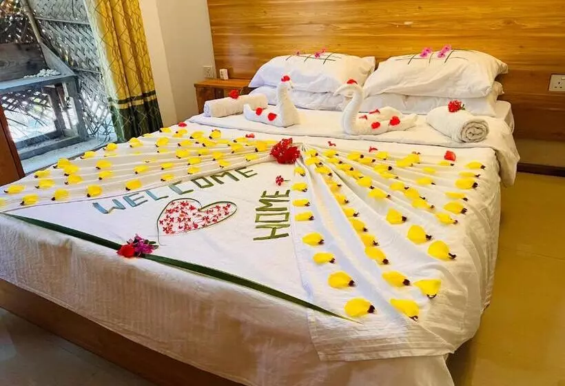 هتل White Tern Maldives