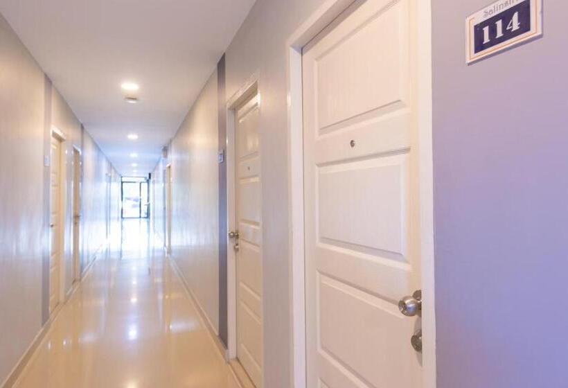 Salinsiri At Lat Krabang