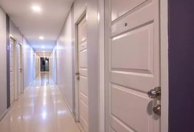 Salinsiri At Lat Krabang