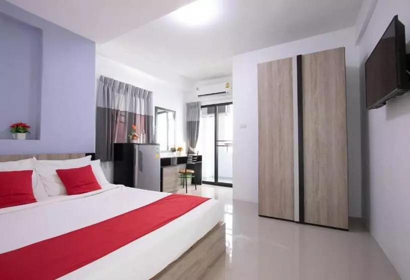 Salinsiri At Lat Krabang