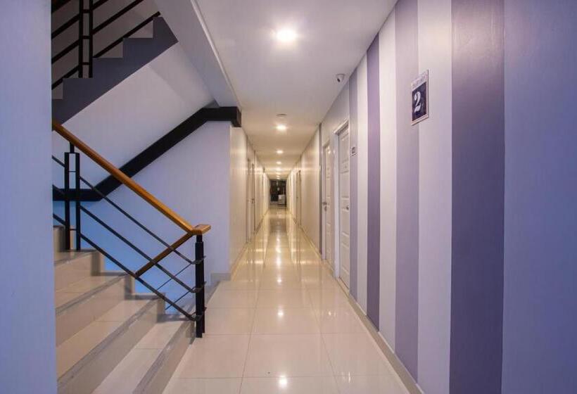 Salinsiri At Lat Krabang