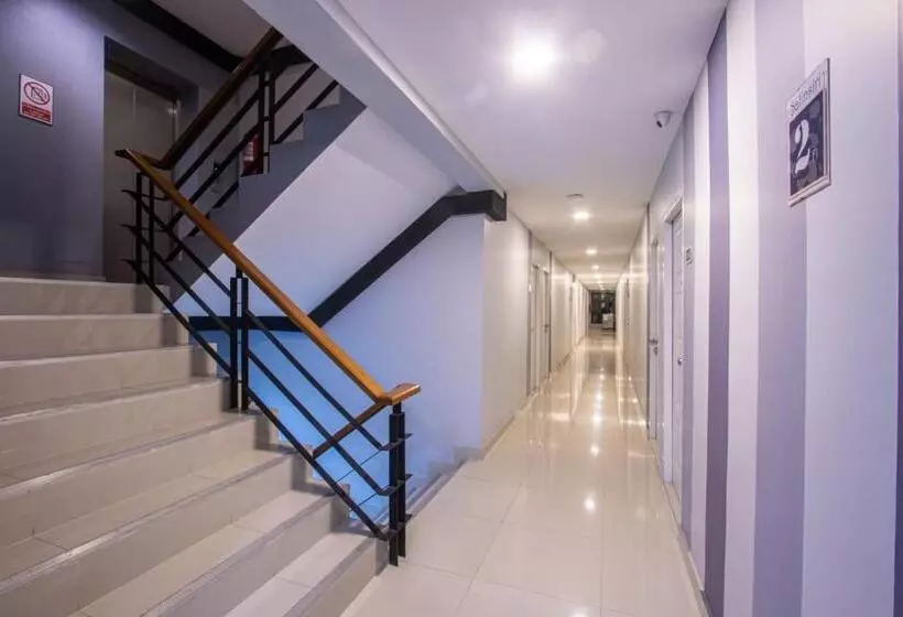 Salinsiri At Lat Krabang