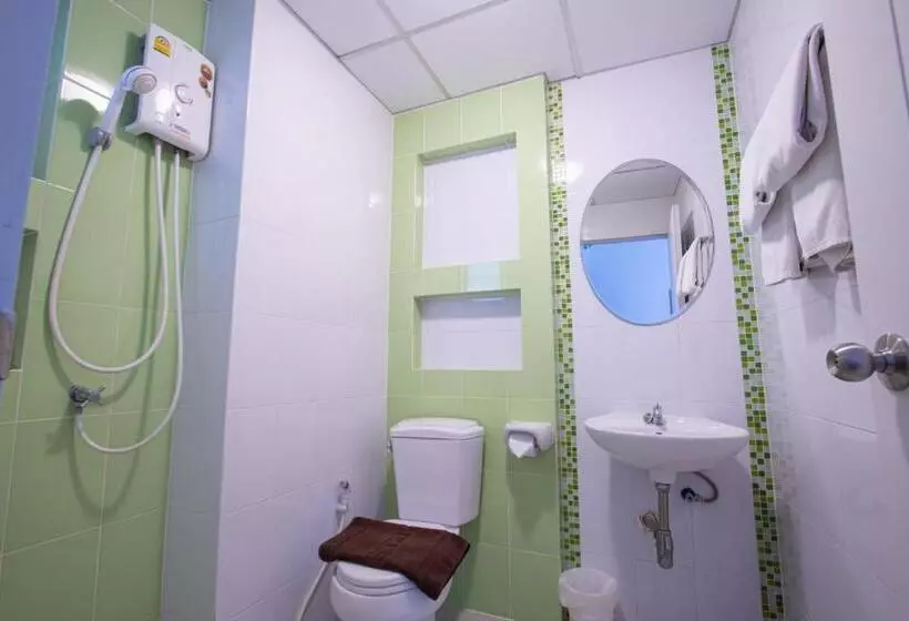 Salinsiri At Lat Krabang