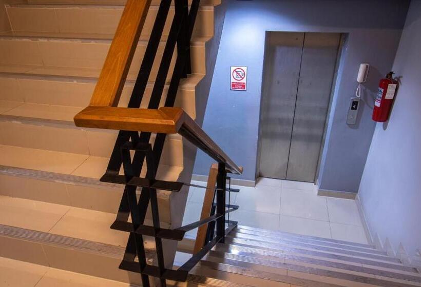 Salinsiri At Lat Krabang