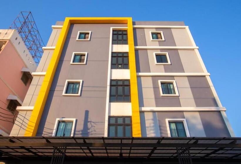 Salinsiri At Lat Krabang