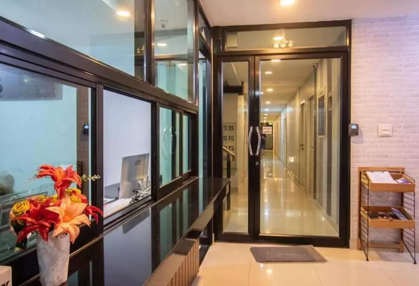 Salinsiri At Lat Krabang