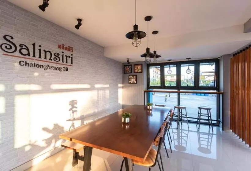 Salinsiri At Lat Krabang