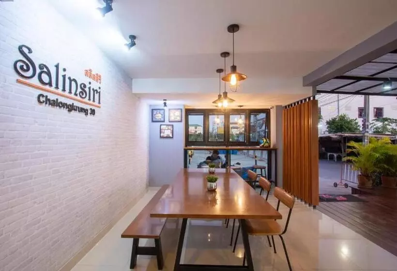 Salinsiri At Lat Krabang