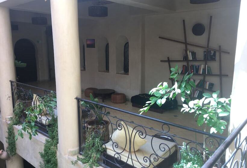 Хостел Kasbah Titrit