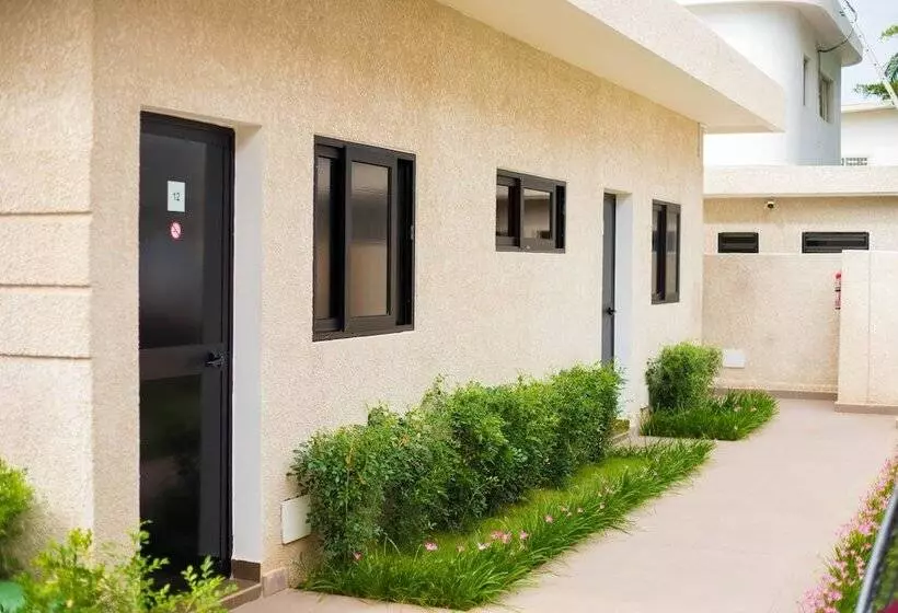 هتل Guesthouse Quatre Saisons