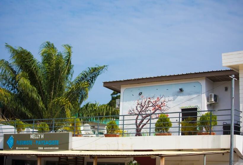 هتل Guesthouse Quatre Saisons