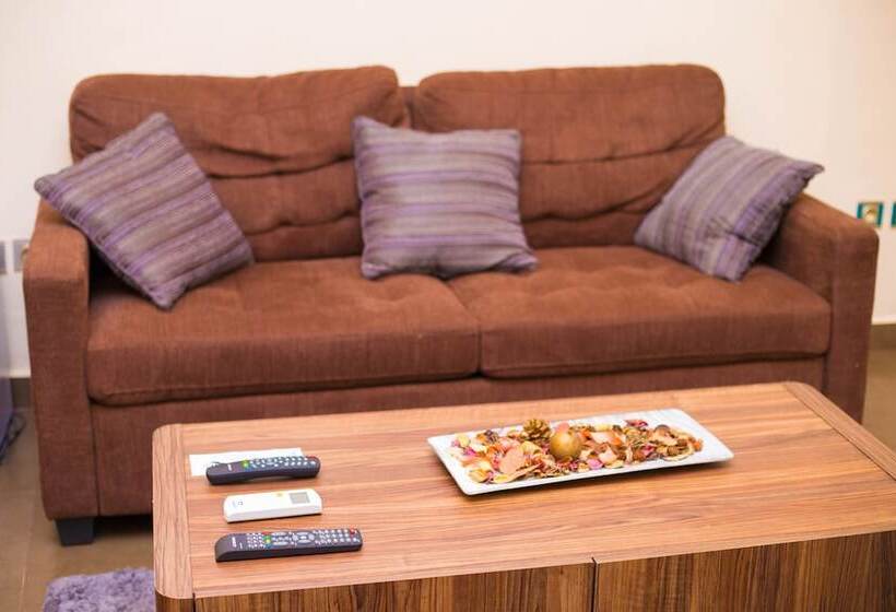 هتل Guesthouse Quatre Saisons