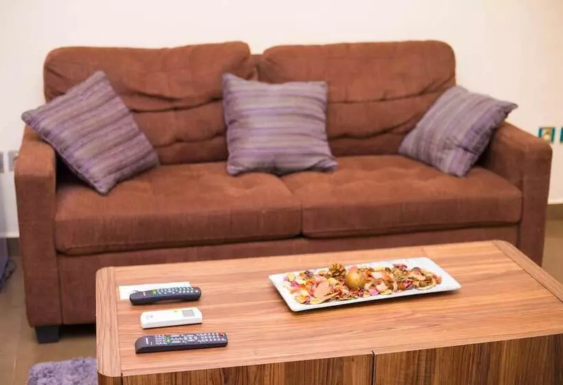 هتل Guesthouse Quatre Saisons