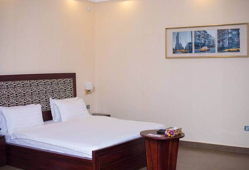 هتل Guesthouse Quatre Saisons