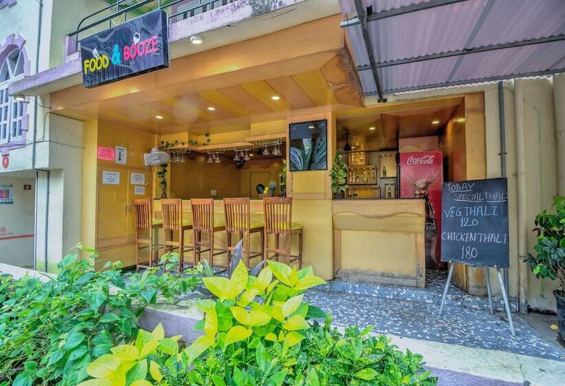 בית מלון כפרי Jarrs Renton Manor