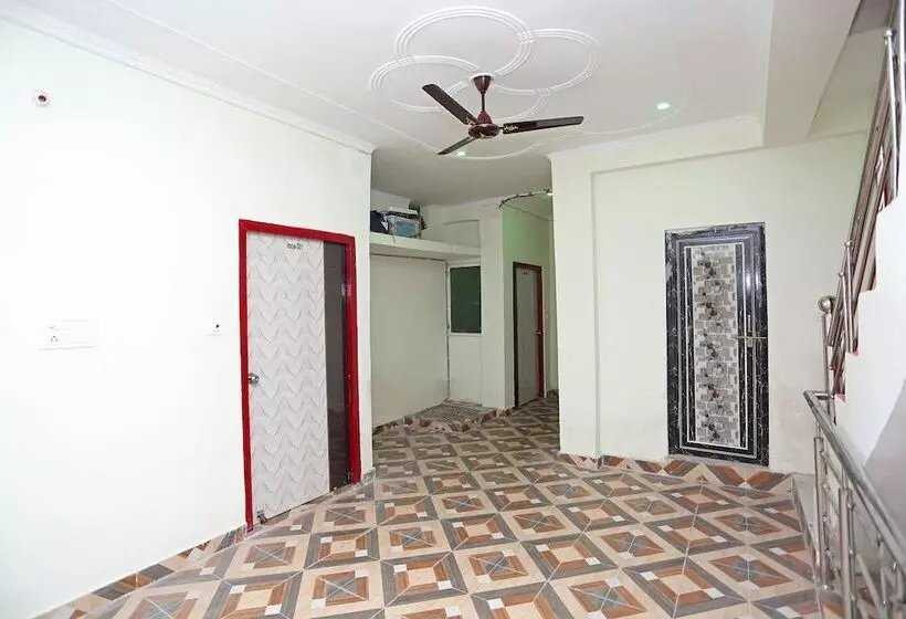 Hotelli Radhika Guest House By Oyo Rooms