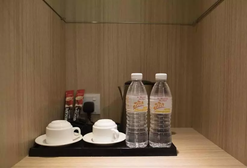 Hotelli Lumut Waterfront Apartment