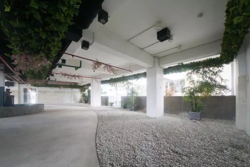 ペンション Reddoorz Apartment Near Bundaran Satelit Surabaya