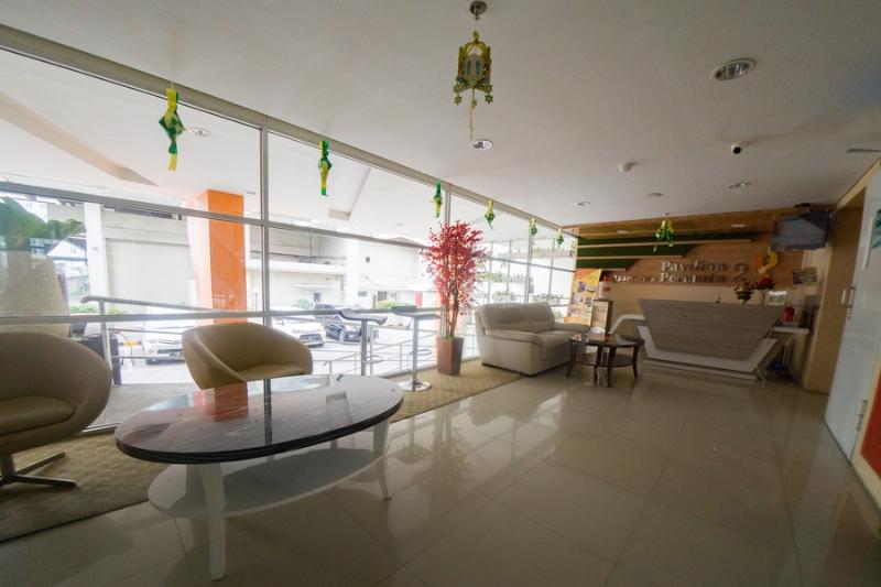 بنسيون Reddoorz Apartment Near Bundaran Satelit Surabaya