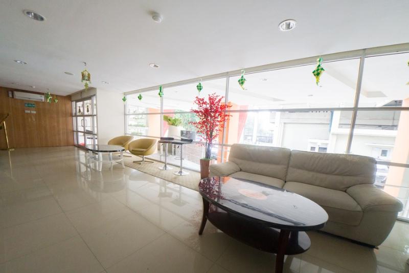 بنسيون Reddoorz Apartment Near Bundaran Satelit Surabaya